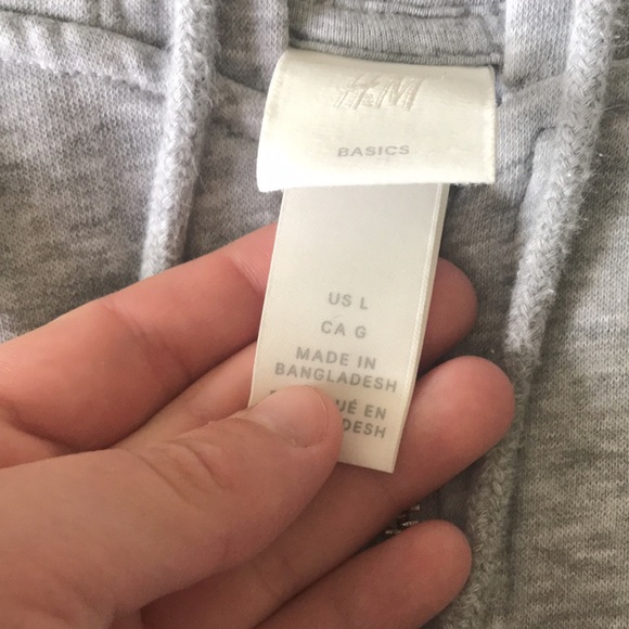 H and m oversized hoodie amazing condition - Picture 2 of 2